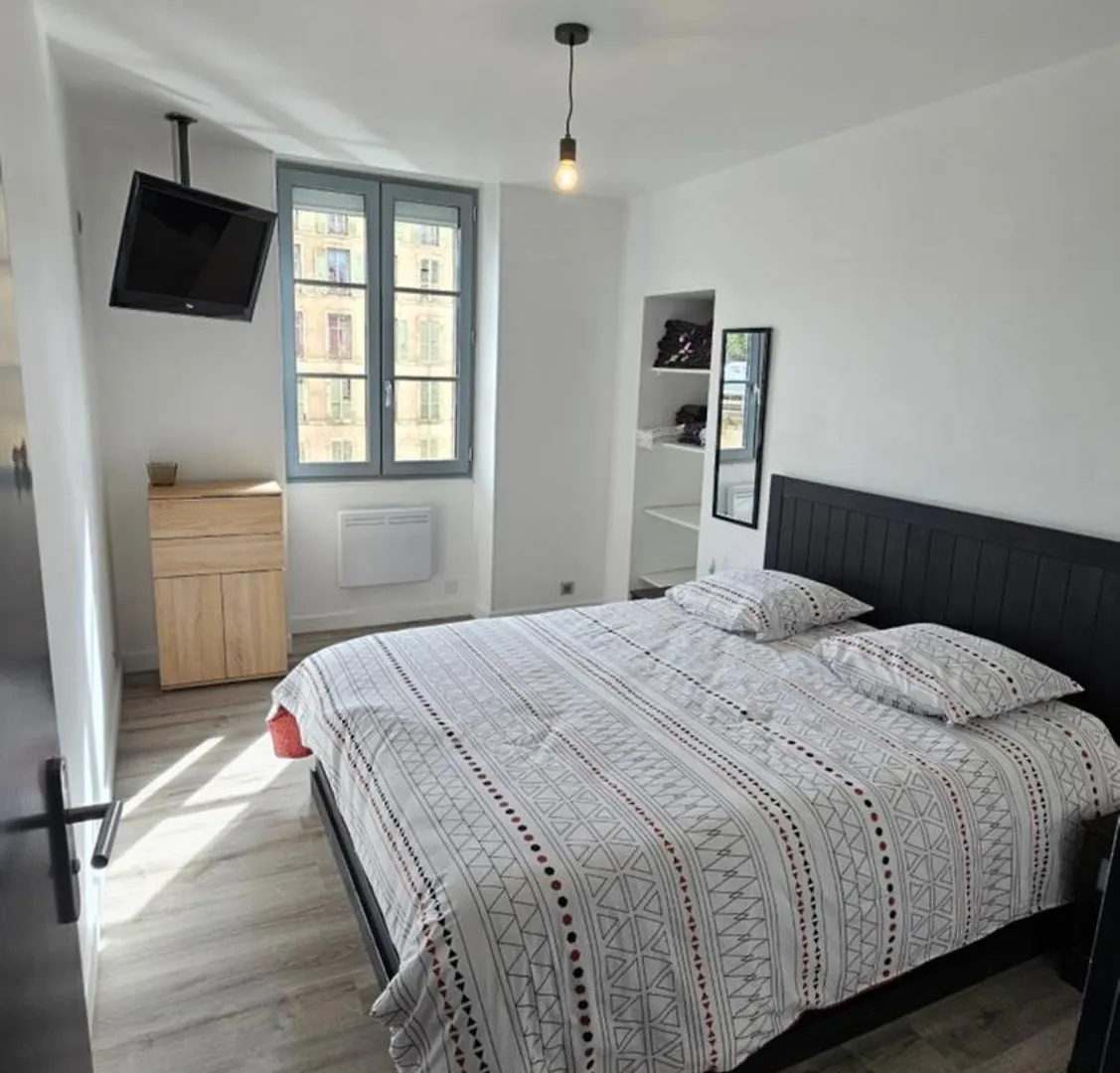 Le Charme Et Confort Saint -Severe T3 Vienne Apartment
