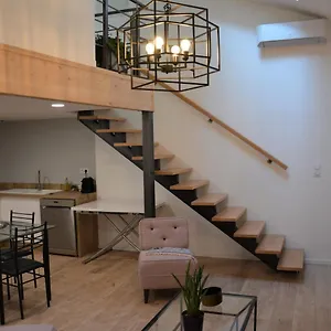Acacia Apartment